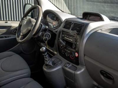Peugeot Expert 2.0 HDi 128PK L1H1 | Cruise | Airco | 3-Zits | Trekhaak foto 2