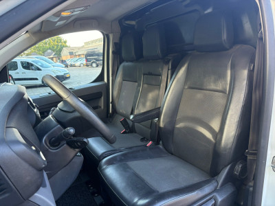 Peugeot Expert 231S 2.0 BlueHDI Premium|122PK|EURO6|NAP|airco|cruise|trekhaak|bluetooth|parkeersensoren achter|drie zitplaatsen foto 12
