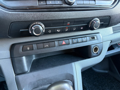 Peugeot Expert 231S 2.0 BlueHDI Premium|122PK|EURO6|NAP|airco|cruise|trekhaak|bluetooth|parkeersensoren achter|drie zitplaatsen foto 16