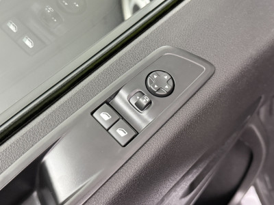 Peugeot Expert Lang 75Kwh | Elektrisch | Multimedia | Airco | Cruise | 3-Zits | Betimmering foto 9