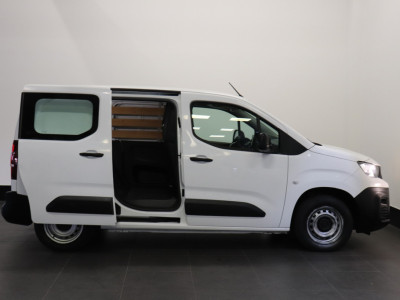 Peugeot Partner 1.2 110PK Benzine - Airco - Navi - Cruise - € 10.900,- Excl. 12