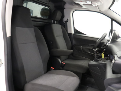 Peugeot Partner 1.2 110PK Benzine - Airco - Navi - Cruise - € 10.900,- Excl. 5