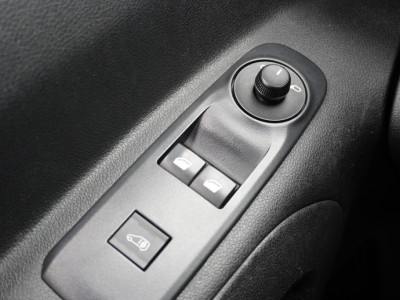 Peugeot Partner 1.2 PureTech 110Pk Benzine - Airco - Navi - Cruise - € 12.499,- Excl. 19