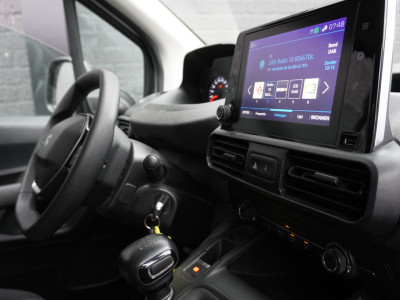 Peugeot Partner 1.2 PureTech 110Pk Benzine - Airco - Navi - Cruise - € 12.499,- Excl. 3