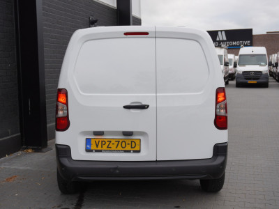Peugeot Partner 1.2 PureTech 110Pk Benzine - Airco - Navi - Cruise - € 12.499,- Excl. 7