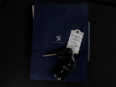 Peugeot Partner 1.2 PureTech 110pk Benzine Airco/3Pers. 05-2021 foto 6