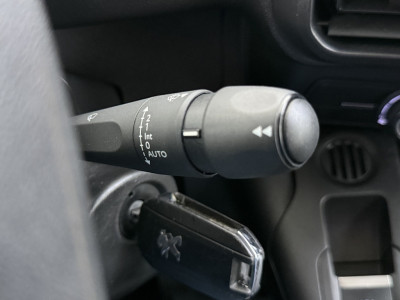 Peugeot Partner 1.2 PureTech BENZINE Premium Airco, Cruise Control, EX Lease foto 18