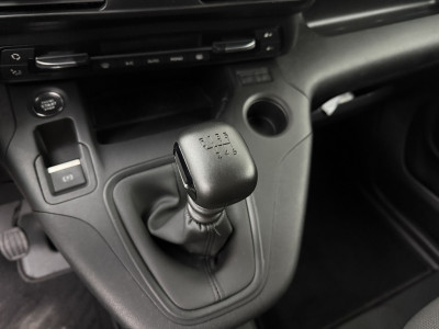 Peugeot Partner 1.2 PureTech Benzine Premium | Marge | Navigatie | Camera | Multimedia | Airco | Cruise | Trekhaak foto 17