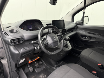 Peugeot Partner 1.2 PureTech Benzine Premium | Marge | Navigatie | Camera | Multimedia | Airco | Cruise | Trekhaak foto 3
