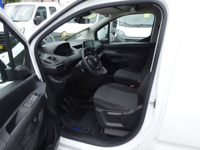 Peugeot Partner 1.2 PureTech Pro BENZINE AIRCO NAVI CRUISE CONTROL PDC SCHUIFDEUR 12