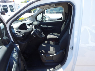 Peugeot Partner 1.2 PureTech Pro BENZINE  AIRCO NAVI CRUISE CONTROL PDC SCHUIFDEUR 12