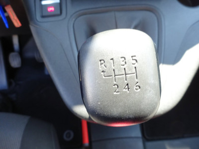 Peugeot Partner 1.2 PureTech Pro BENZINE  AIRCO NAVI CRUISE CONTROL PDC SCHUIFDEUR 17