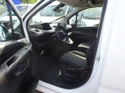 Peugeot Partner 1.2 PureTech Pro BENZINE AIRCO NAVI CRUISE CONTROL PDC SCHUIFDEUR 6