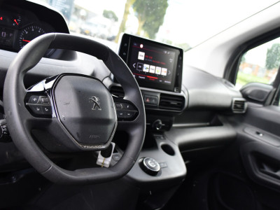 Peugeot Partner 1.5 BlueHDI L2 PB Edition Camera, Cruise, Carplay, Trekhaak, Sensoren, 130pk, Automaat, Multimedia, Uniek! foto 12