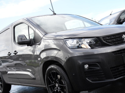 Peugeot Partner 1.5 BlueHDI L2 PB Edition Camera, Cruise, Carplay, Trekhaak, Sensoren, 130pk, Automaat, Multimedia, Uniek! foto 17