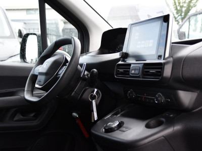 Peugeot Partner 1.5 BlueHDI L2 PB Edition Camera, Cruise, Carplay, Trekhaak, Sensoren, 130pk, Automaat, Multimedia, Uniek! foto 19
