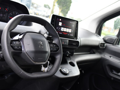 Peugeot Partner 1.5 BlueHDI L2 PB Edition Camera, Cruise, Carplay, Trekhaak, Sensoren, 130pk, Automaat, Multimedia, Uniek! foto 2