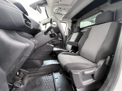 Peugeot Partner 1.5 BlueHDI Premium Cruise C. Airco, Navi, EX LEASE! 17