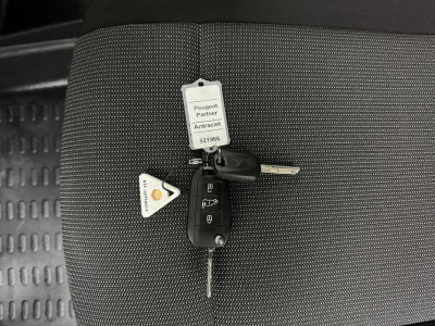 Peugeot Partner 1.5HDi | 3-Persoons | Navigatie | Multimedia | Airco | Cruise foto 5