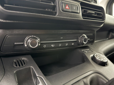 Peugeot Partner 1.6BlueHDI Grip | 3-Zits | Euro 6 | Navigatie | Airco | Cruise foto 20