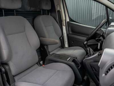 Peugeot Partner 1.6 HDi | Cruise | Airco | Trekhaak | Imperiaal foto 13