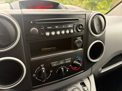 Peugeot Partner 120 1.6 BlueHDi|MARGE|EURO6|NAP|airco|cruise|trekhaak|achteruitrijcamera|radio|elektrisch pakket foto 15