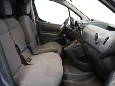 Peugeot Partner 120 1.6 e-HDI - Imperiaal - Trekhaak - Carkit - €1.990 ,- Ex. BTW foto 4