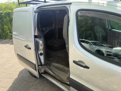 Peugeot Partner 122 1.6 HDI L1 XT Profit + airco cruise control imperiaal foto 5