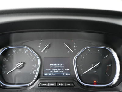 Peugeot Traveller 2.0 BlueHDi 180 Business Long S&S 7 pers | Panoramisch vast glazen dak | Apple carplay -android auto | Navigaie | MARGE auto foto 4