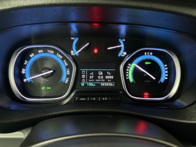 Peugeot e-Expert Lang Asphalt 75 kWh | Elektrisch | Multimedia | 3-Zits | Airco | Cruise | Betimmering foto 9