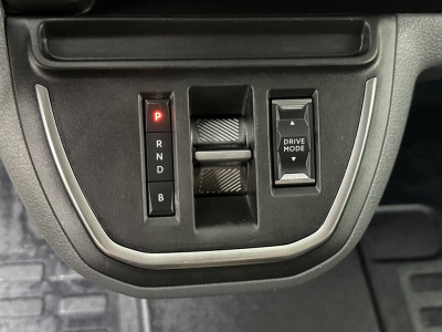 Peugeot e-Expert Lang Premium 75 kWh | Elektrisch | Multimedia | Camera | Airco | Cruise | Betimmering foto 16