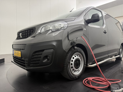 Peugeot e-Expert Lang Premium 75 kWh | Elektrisch | SOH 90,6% | Multimedia | Camera | Airco | Cruise | Betimmering foto 20