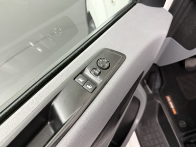 Peugeot e-Expert Lang Pro 75 kWh | Elektrisch | Airco | Cruise | Betimmering foto 14
