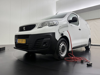Peugeot e-Expert Lang Pro 75 kWh | Elektrisch | Airco | Cruise | Betimmering foto 3