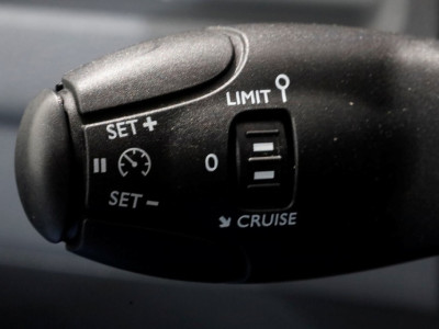 Peugeot e-Expert Long Premium 136pk 75 kWh Snellader Airco/Carplay SOH 93% 02-2022 foto 18