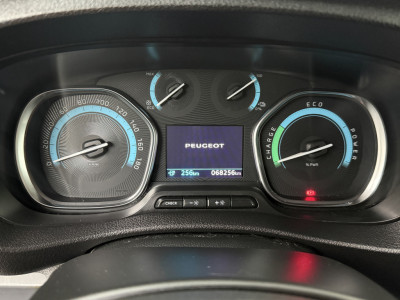 Peugeot e-Expert Premium 75 kWh | Elektrisch | Multimedia | Camera | Airco | Cruise | Betimmering foto 9