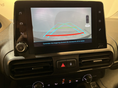Peugeot e-Partner Premium Long 50 kWh / 100% elektrisch !! / SOH 95% / CCS Snelladen / Airco / Cruise Control / Camera / CarPlay / Navigatie / 3-Zits / 4.900 KM !! foto 10