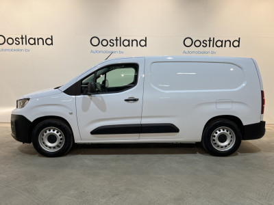 Peugeot e-Partner Premium Long 50 kWh / 100% elektrisch !! / SOH 95% / CCS Snelladen / Airco / Cruise Control / Camera / CarPlay / Navigatie / 3-Zits / 4.900 KM !! foto 4