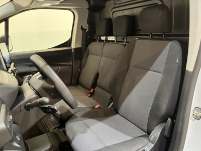 Peugeot e-Partner Premium Long 50 kWh / 100% elektrisch !! / SOH 95% / CCS Snelladen / Airco / Cruise Control / Camera / CarPlay / Navigatie / 3-Zits / 4.900 KM !! foto 8