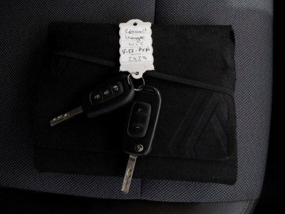 Renault Kangoo 1.5 Blue dCi 115pk Grand Comfort Automaat Airco/Camera/3 Pers. 05-2023 6