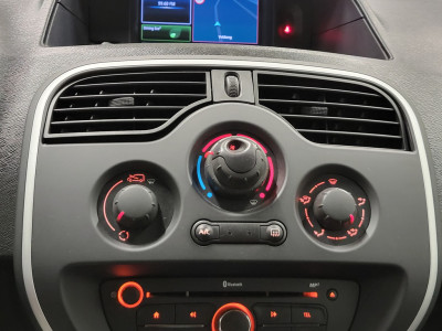 Renault Kangoo 1.5dCi 90pk Trekhaak Euro 6! foto 13