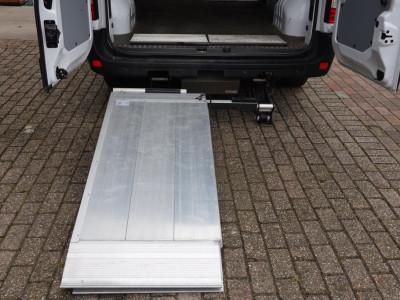 Renault MASTER T33 2.3 dCi 135 L2H2 Met laadklep 8