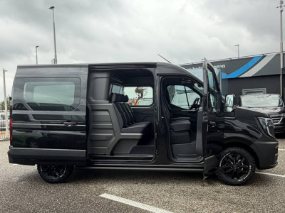 Renault Master 2.0 dCi 170 pk L2H2 Dubbel Cabine Automaat zwart foto 2