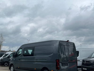 Renault Master 2.0 dCi 170 pk L3H2 Dubbel Cabine Automaat grijs foto 6
