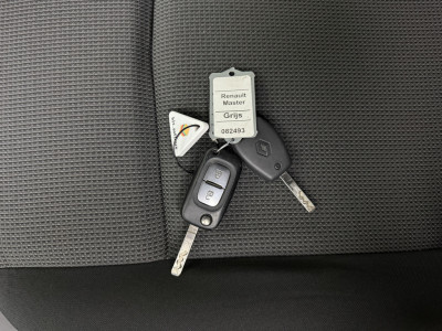 Renault Master 2.3DCI 135PK L2H2 | Imperiaal | Trekhaak | Airco | Cruise | Betimmering | 3-Zits 5