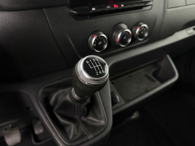Renault Master 2.3DCi 135PK L2H2 Black Edition | Multimedia | Camera | 3-Zits | Airco | Cruise | Betimmering foto 18