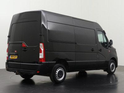Renault Master 2.3DCi 135PK L2H2 Black Edition | Multimedia | Camera | 3-Zits | Airco | Cruise | Betimmering foto 2
