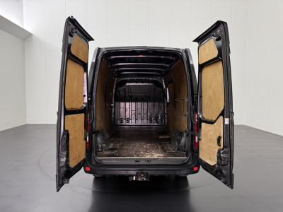 Renault Master 2.3DCi 135PK L2H2 Black Edition | Multimedia | Camera | 3-Zits | Airco | Cruise | Betimmering foto 4