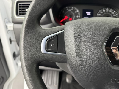 Renault Master 2.3DCi 135PK L2H2 | Multimedia | Airco | Cruise | 3-Zits | Betimmering foto 15