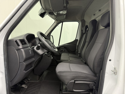Renault Master 2.3DCi 135PK L2H2 | Multimedia | Airco | Cruise | 3-Zits | Betimmering foto 20